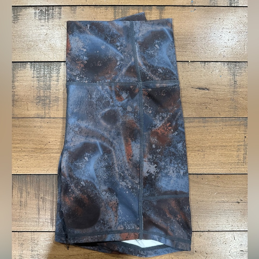 Fabletics Bike Shorts - Picture 4 of 5